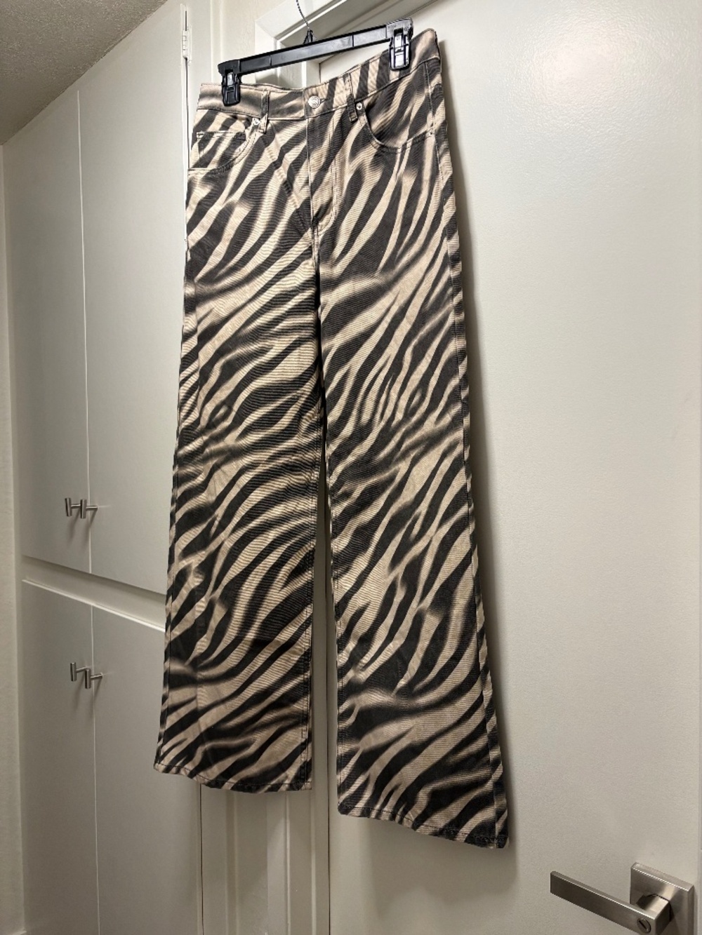 NWOT MNG 100% cotton zebra print jeans - size 4